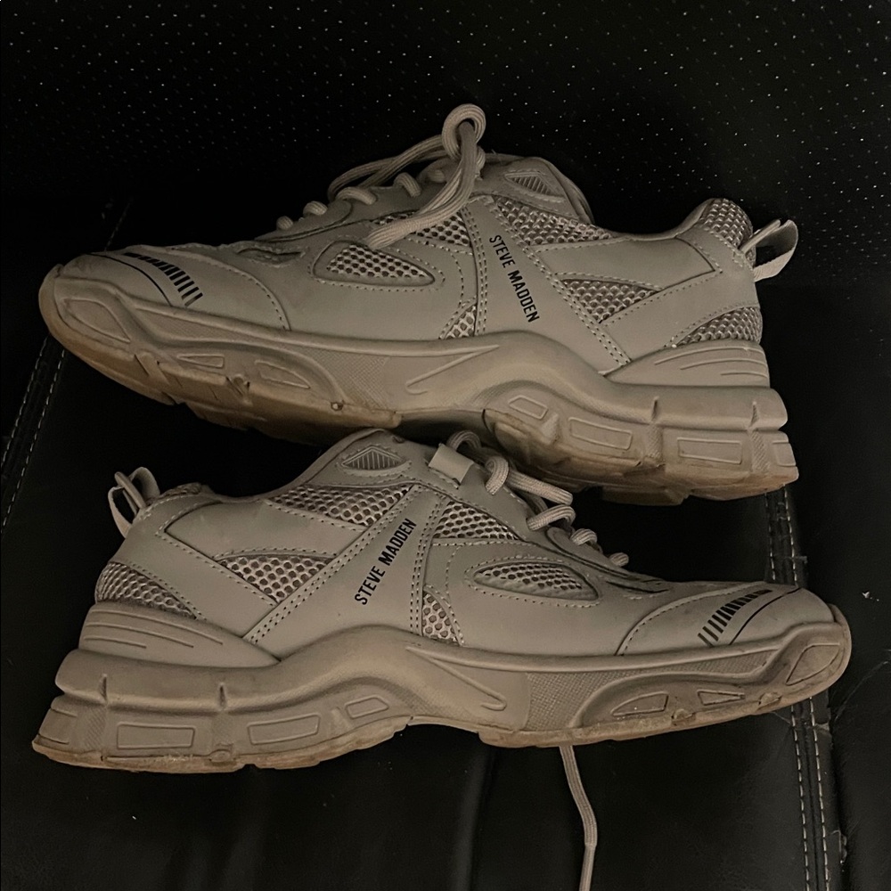 Steve Madden Athletic Shoes in Gray unisex
